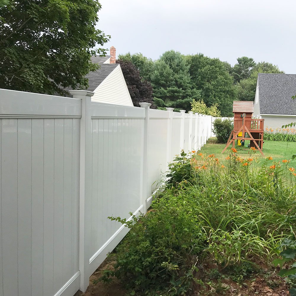 White vinyl privacy fence